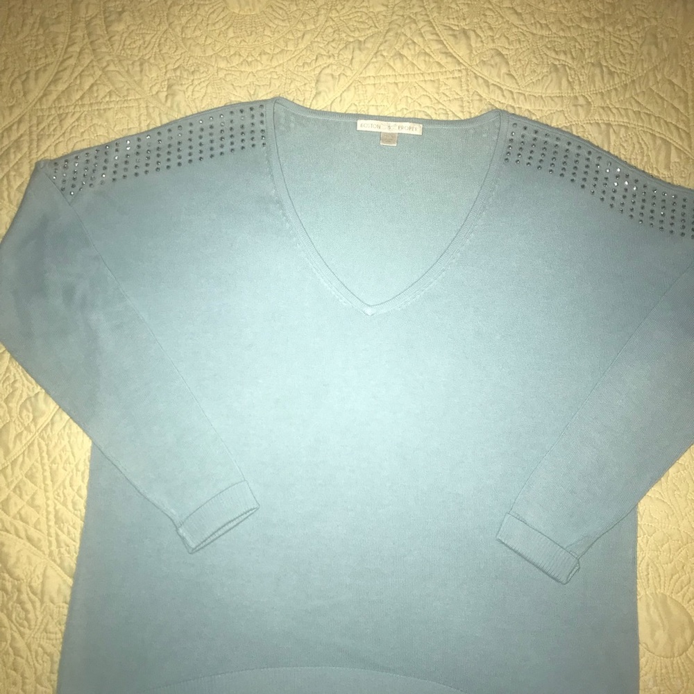 Boston Proper v neck rhinestone sweater Sz M EUC